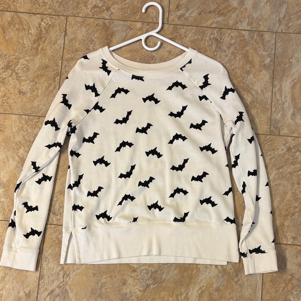 Halloween Universal Thread Cream Sweater with Black Bat Print